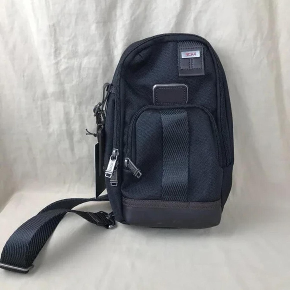 TUMI SLING BAG In black